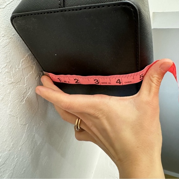 Michael Kors Black Medium Pratt Bucket Bag New with Tags Gold Double Pocket - Picture 4 of 12